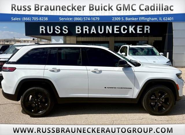 2025 Jeep Grand Cherokee Limited in White — front three-quarter view